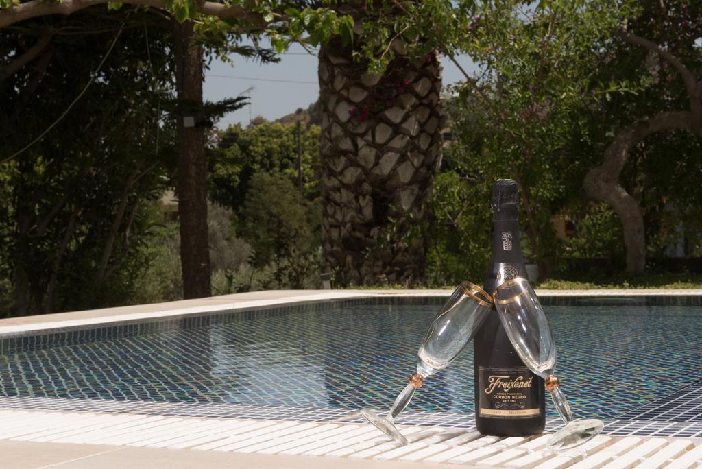 Bodikos Villas & Apartments ピツイディア エクステリア 写真