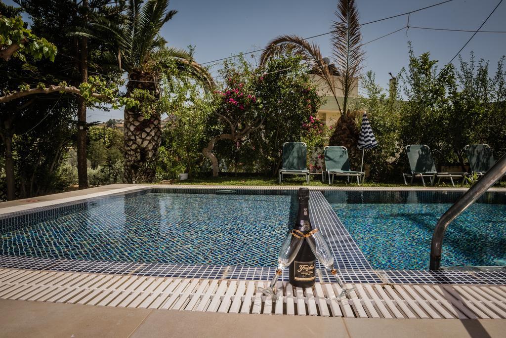Bodikos Villas & Apartments ピツイディア エクステリア 写真