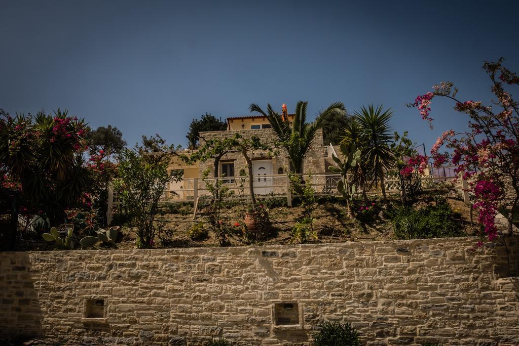 Bodikos Villas & Apartments ピツイディア エクステリア 写真